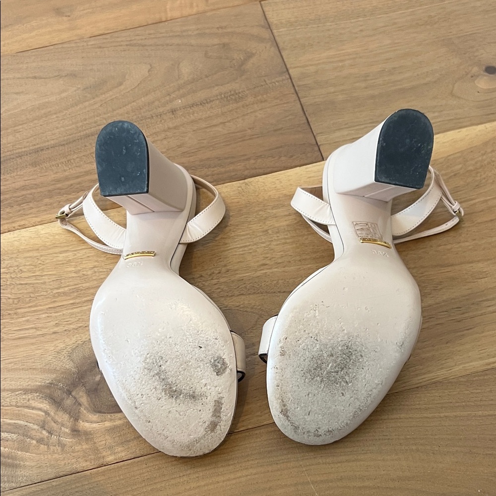 Gucci Cream Heels with Gold Accent - Picture 9 of 9
